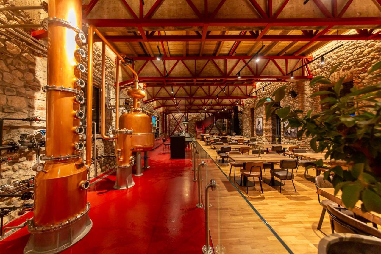 Melesin Distillery Leskovik Екстериор снимка