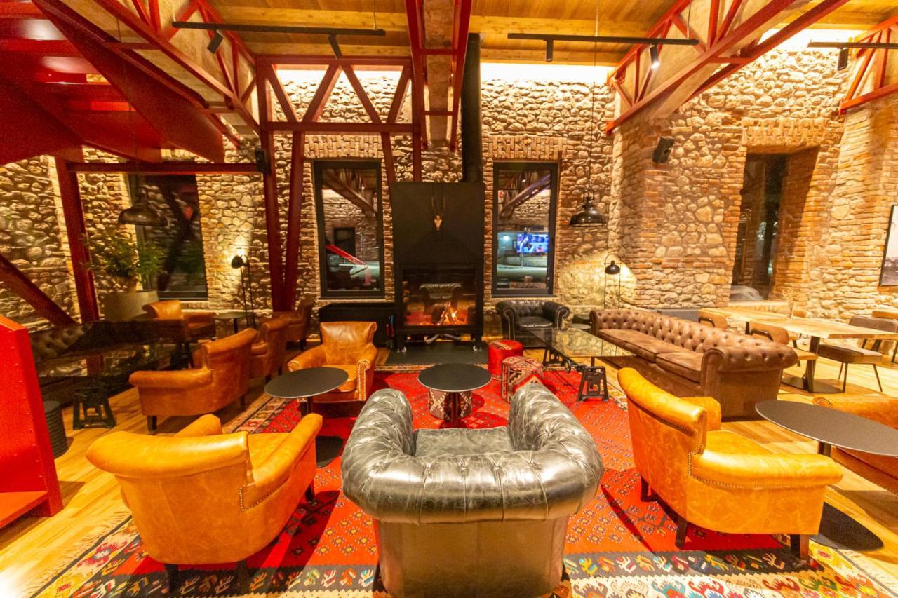 Melesin Distillery Leskovik Екстериор снимка