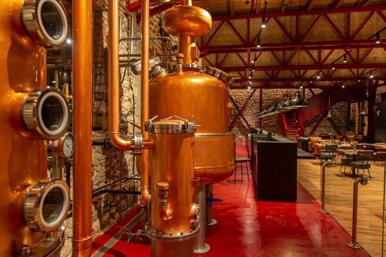 Melesin Distillery Leskovik Екстериор снимка