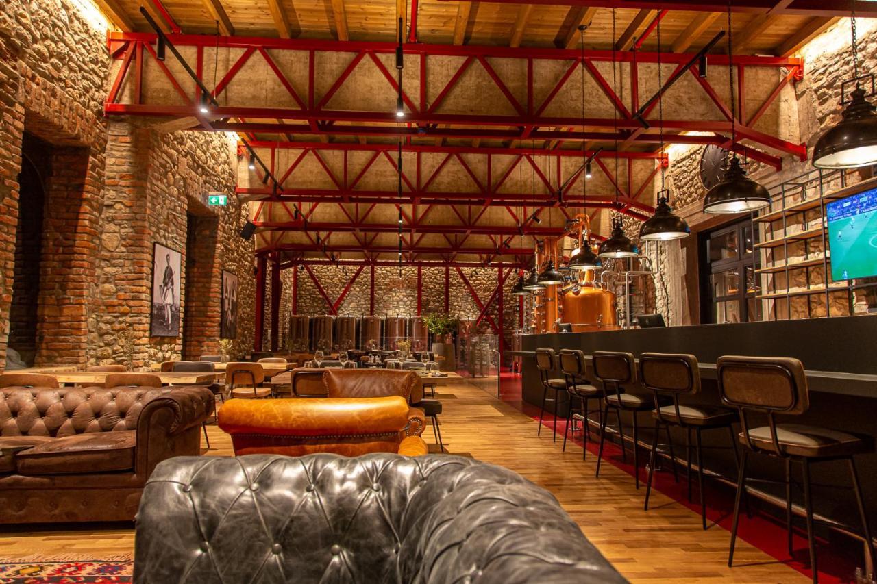Melesin Distillery Leskovik Екстериор снимка