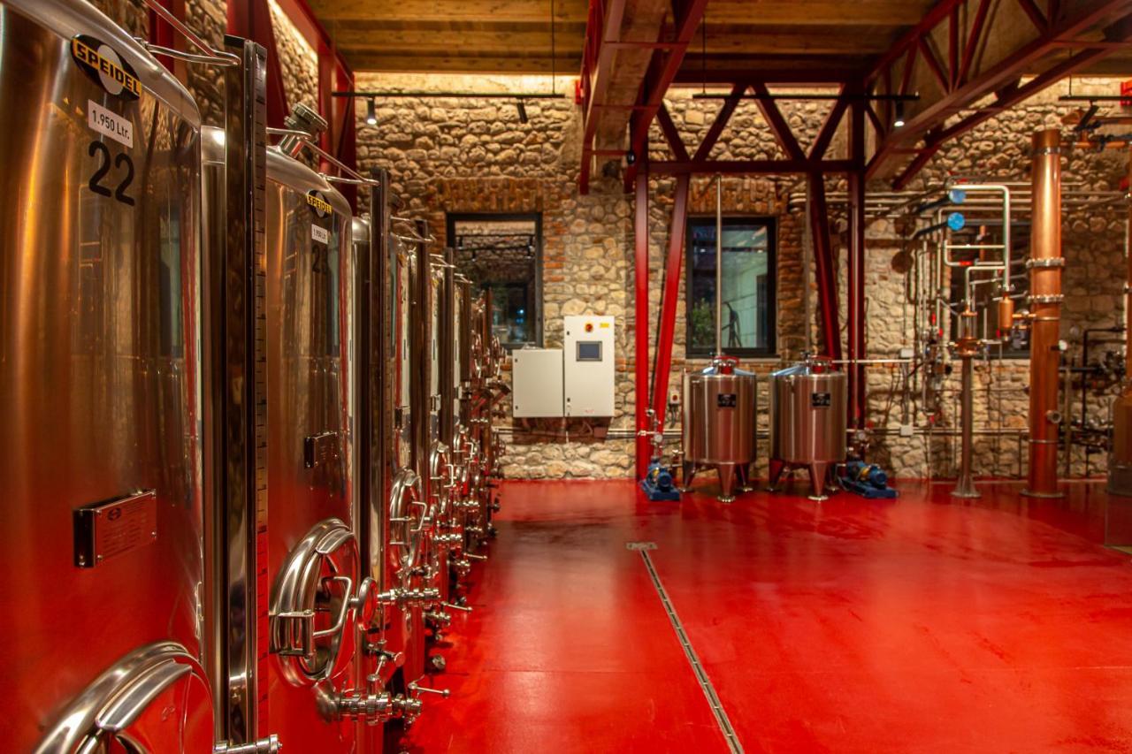 Melesin Distillery Leskovik Екстериор снимка